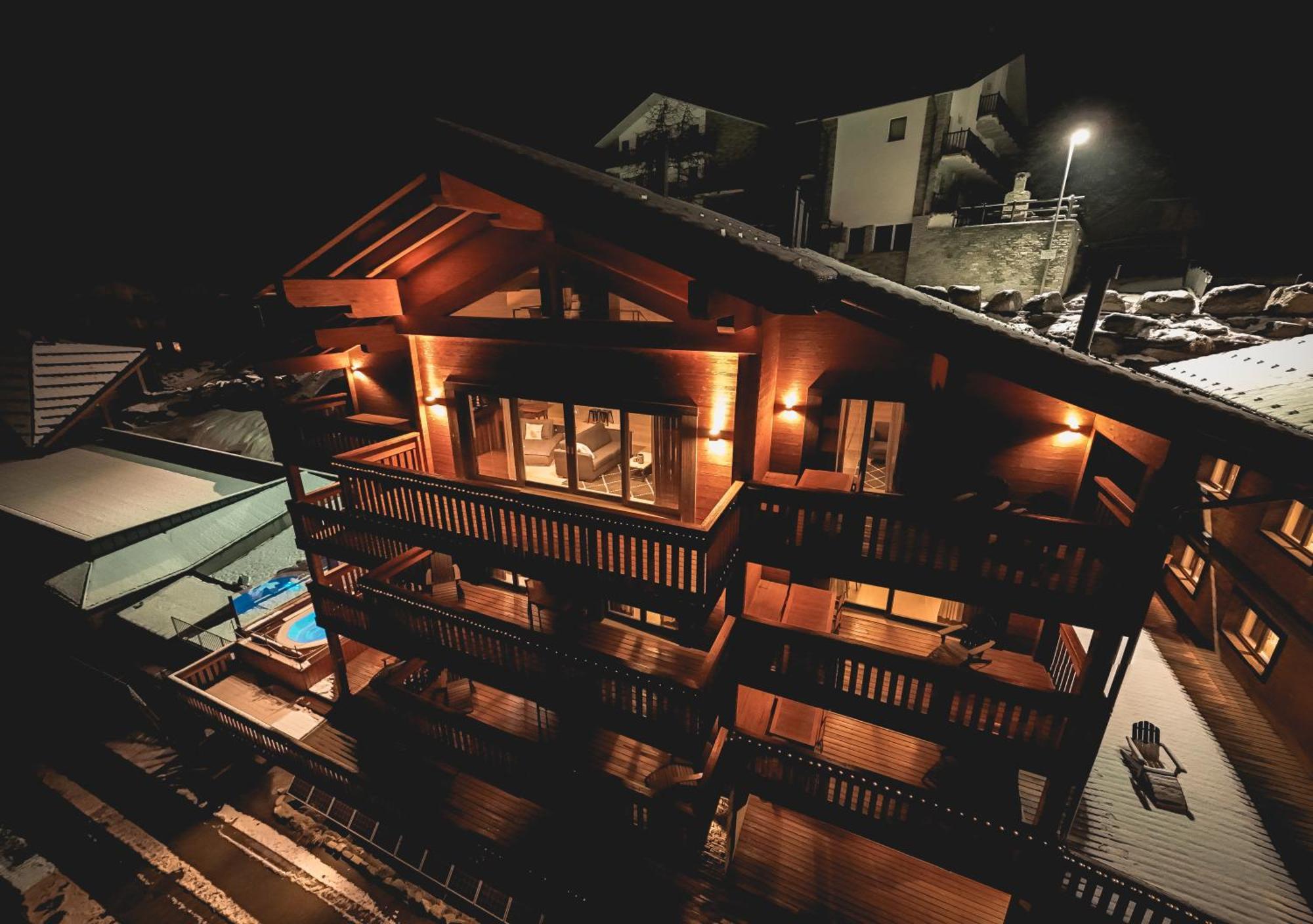 بيريوِل تْشيرفينيا La Cresta Chalet المظهر الخارجي الصورة