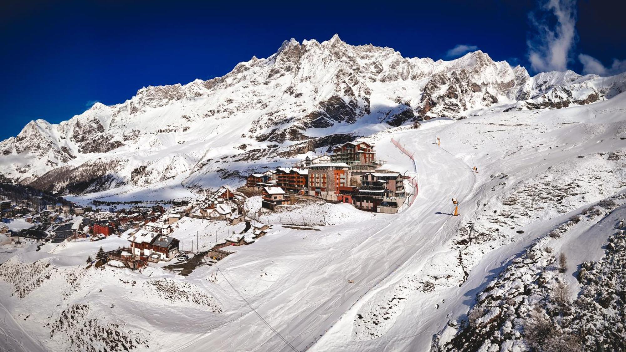 بيريوِل تْشيرفينيا La Cresta Chalet المظهر الخارجي الصورة